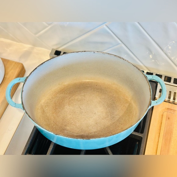 Le Creuset 5 Quart Cast Iron Dutch Oven Paris Blue - Picture 7 of 7